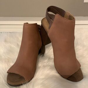 KENNETH COLE REACTION NEW WITHOUT BOX